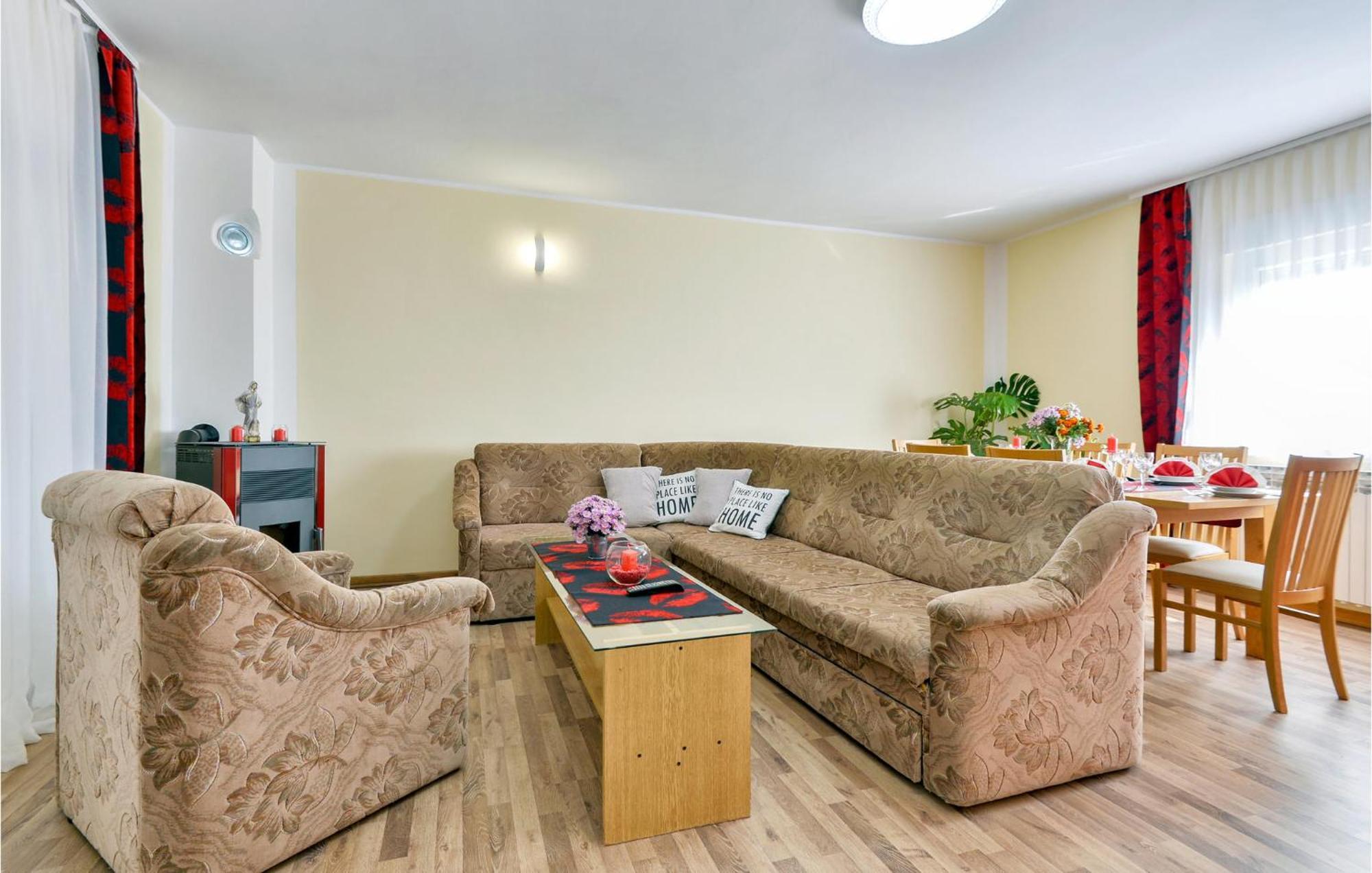 4 Bedroom Pet Friendly Home In Kostanjevac Exteriör bild
