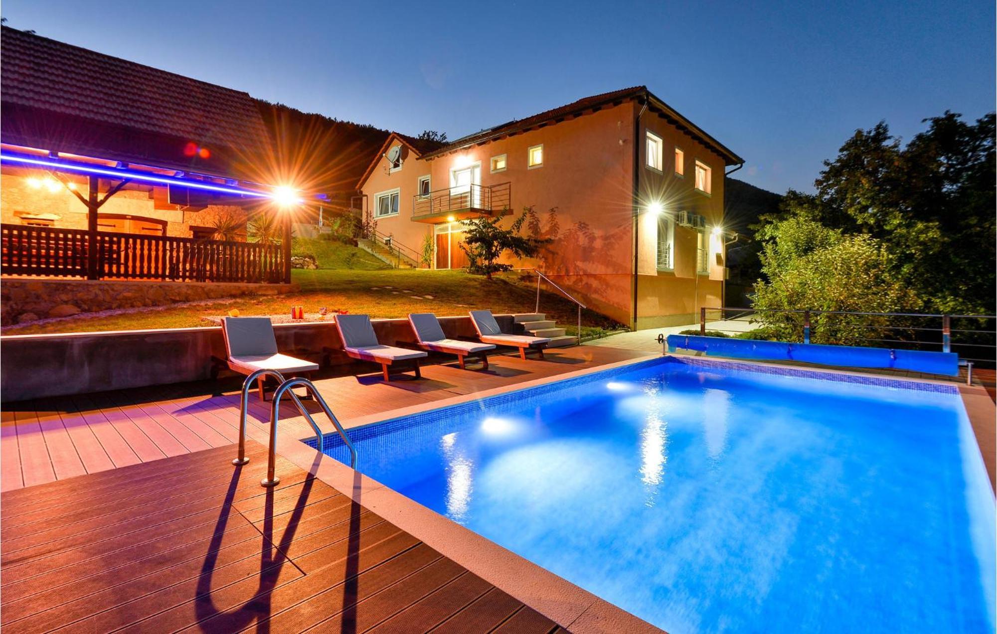 4 Bedroom Pet Friendly Home In Kostanjevac Exteriör bild