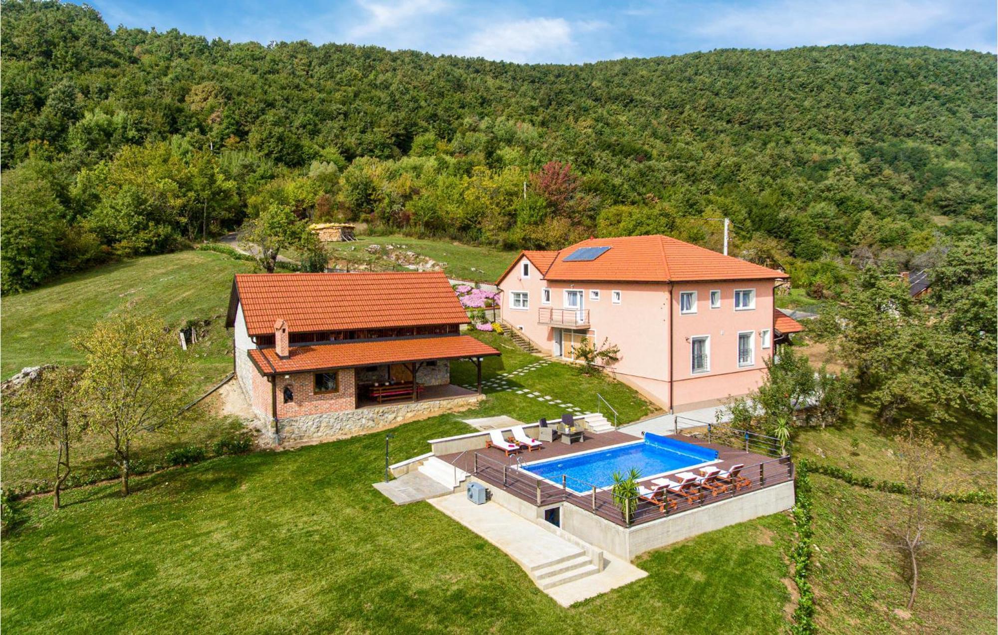 4 Bedroom Pet Friendly Home In Kostanjevac Exteriör bild