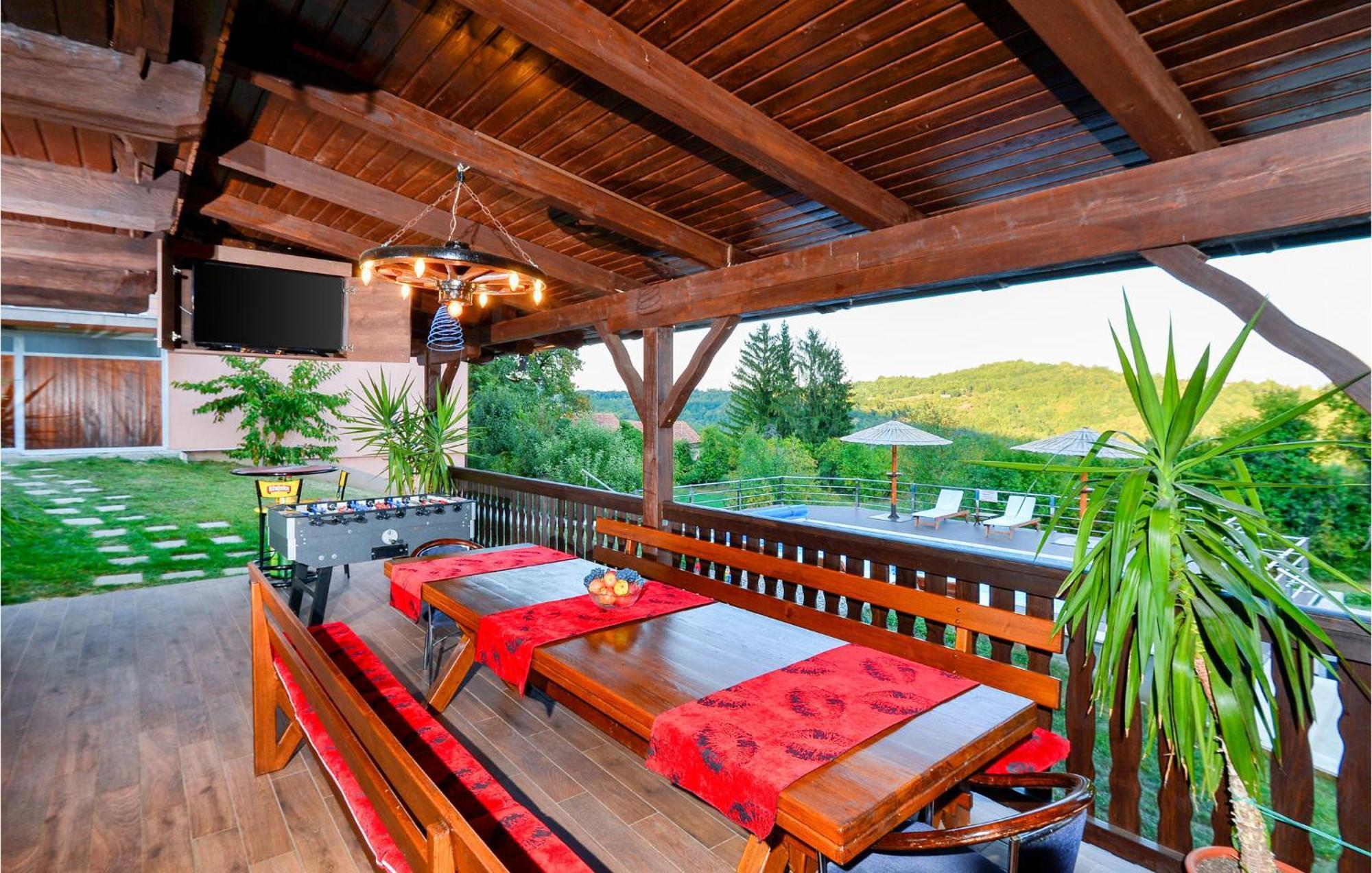 4 Bedroom Pet Friendly Home In Kostanjevac Exteriör bild